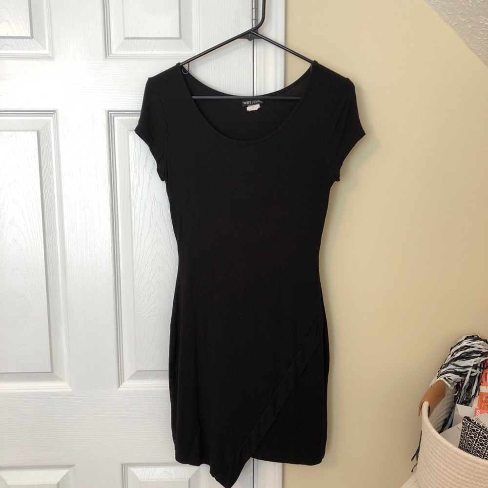 Tight envelope bottom dress